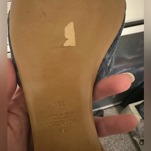NEW Valentino Roman Stud denim Slides size 39.5 - Picture 5 of 12